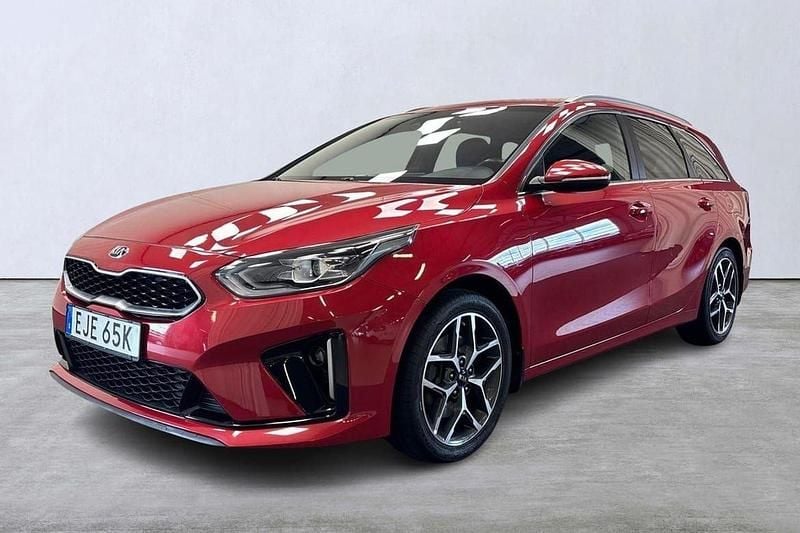 Röd Begagnad 2019 Kia Ceed Sportswagon GT-Line Kombi | 194 900 kr (Marknadspris) - Bild 1/4