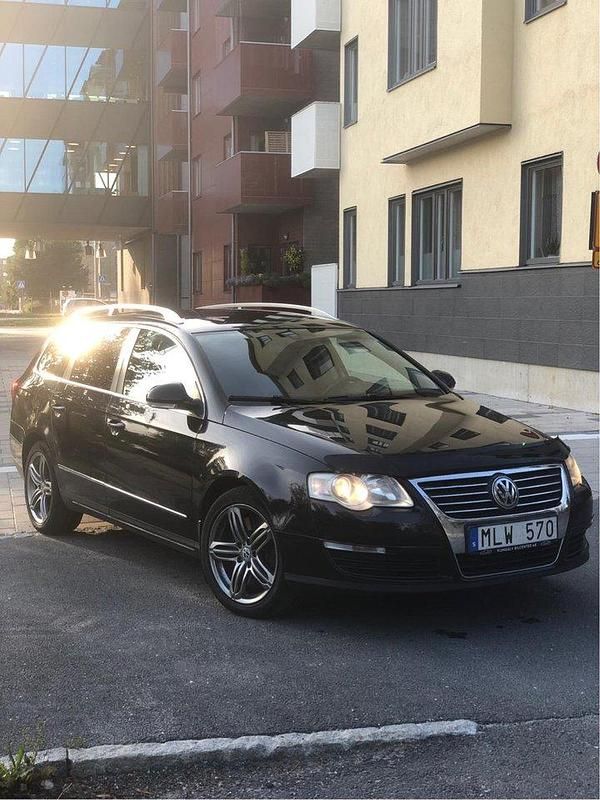Svart Begagnad 2007 VW Passat Highline Kombi | 39 500 kr (Marknadspris) - Bild 1/4
