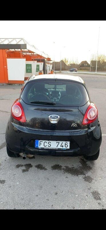 Svart Begagnad 2011 Ford Ka Titanium Halvkombi | 25 000 kr (Bra pris) - Bild 1/4