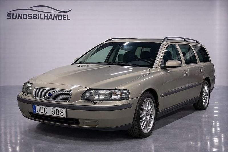 Brun Begagnad 2004 Volvo V70 Kombi | 25 800 kr (Bra pris) - Bild 1/4