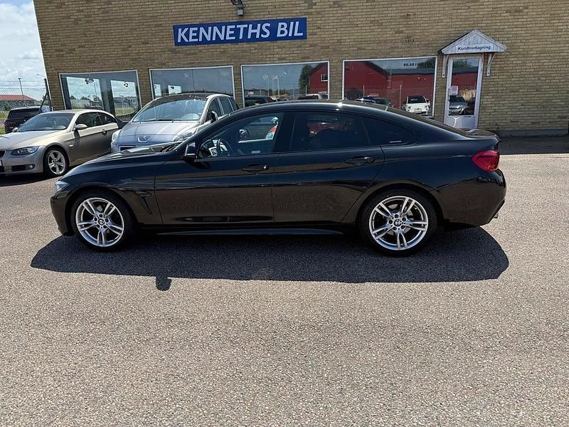 Svart Begagnad 2017 BMW 420 M Sport Sportkupé | 279 500 kr (Dyr) - Bild 1/4