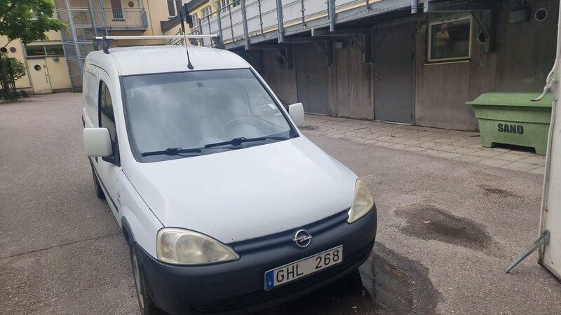 Vit Begagnad 2008 Opel Combo Minibuss | 19 000 kr (Marknadspris) - Bild 1/4