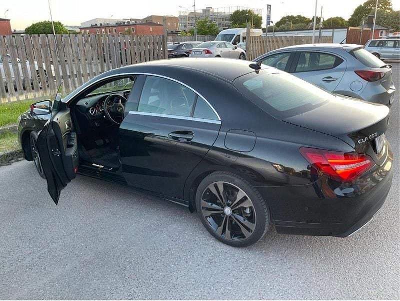 Svart Begagnad 2017 Mercedes CLA200 Sportkupé | 220 000 kr (Superpris) - Bild 1/4