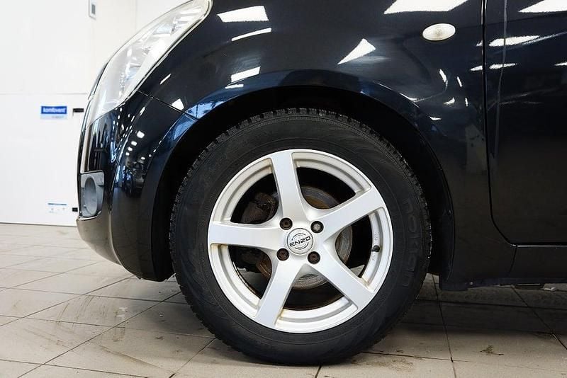 Begagnad Suzuki Splash GLS 65 HK (47 kW) 2008 Svart Halvkombi