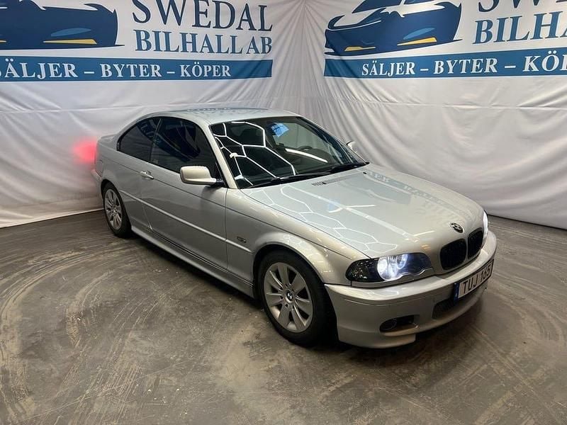 Grå Begagnad 2003 BMW 320 M Sport Sportkupé | 69 800 kr (Marknadspris) - Bild 1/4