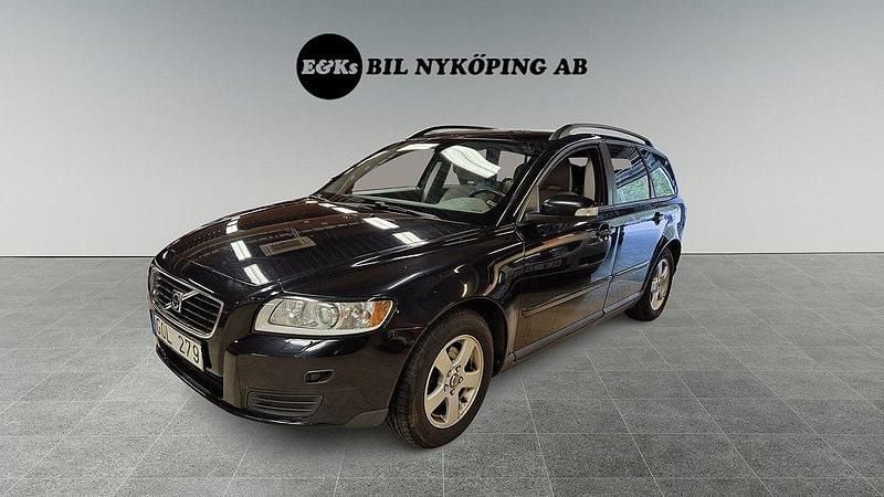 Svart Begagnad 2007 Volvo V50 Kinetic Kombi | 34 900 kr (Marknadspris) - Bild 1/4