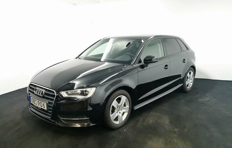 Begagnad Audi A3 Sportback Attraction 110 HK (80 kW) 2013 Svart Halvkombi