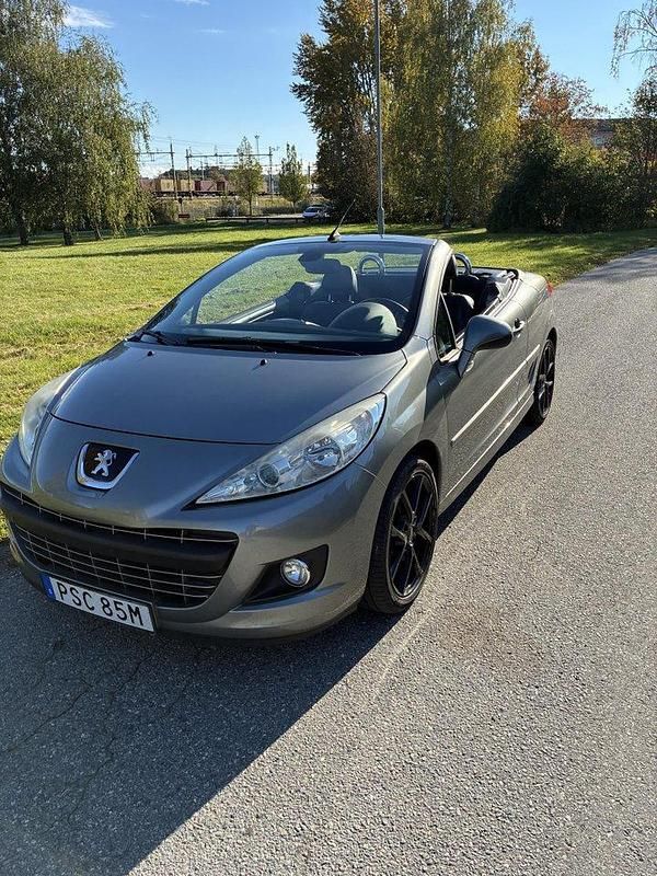 Grå Begagnad 2011 Peugeot 207 CC Cab | 47 000 kr (Bra pris) - Bild 1/4