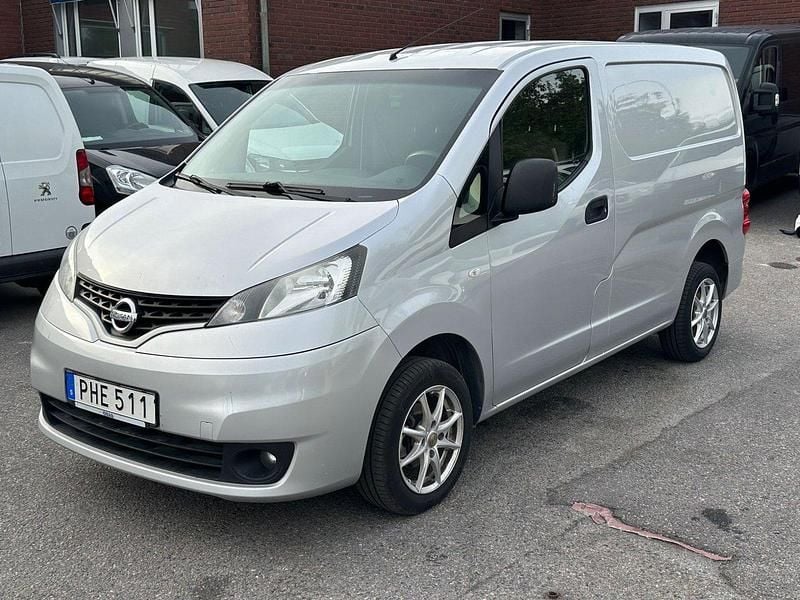 Silver Begagnad 2017 Nissan NV200 Van | 69 000 kr (Marknadspris) - Bild 1/4