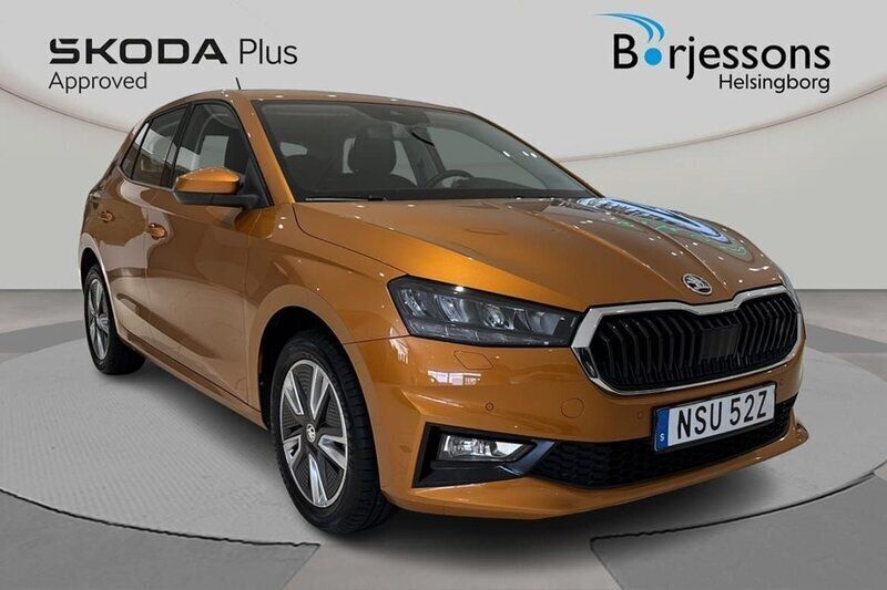 Orange Begagnad 2022 Skoda Fabia Style Halvkombi | 209 900 kr (Marknadspris) - Bild 1/4