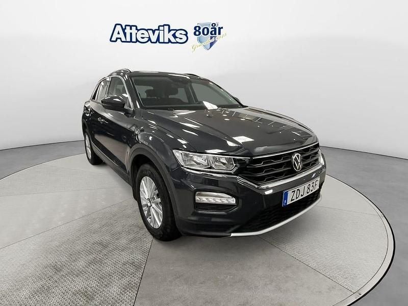 Grå Begagnad 2021 VW T-Roc SUV | 209 900 kr (Marknadspris) - Bild 1/4