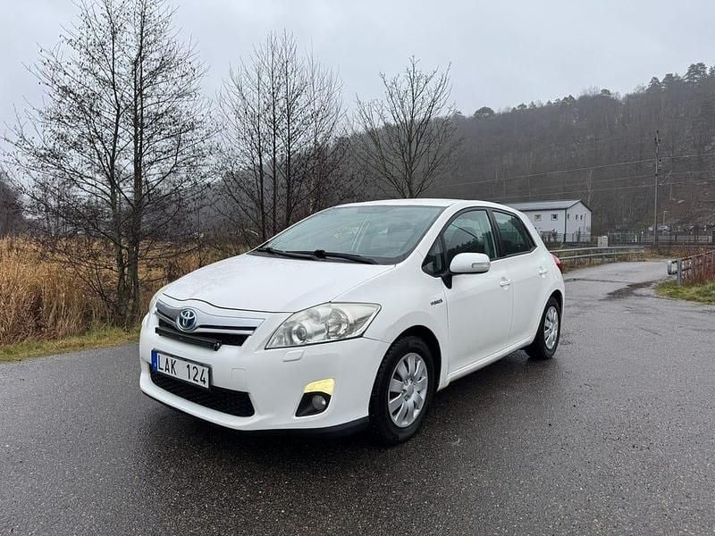 Begagnad 2010 Toyota Auris Hybrid Halvkombi | 49 000 kr (Marknadspris) - Bild 1/4