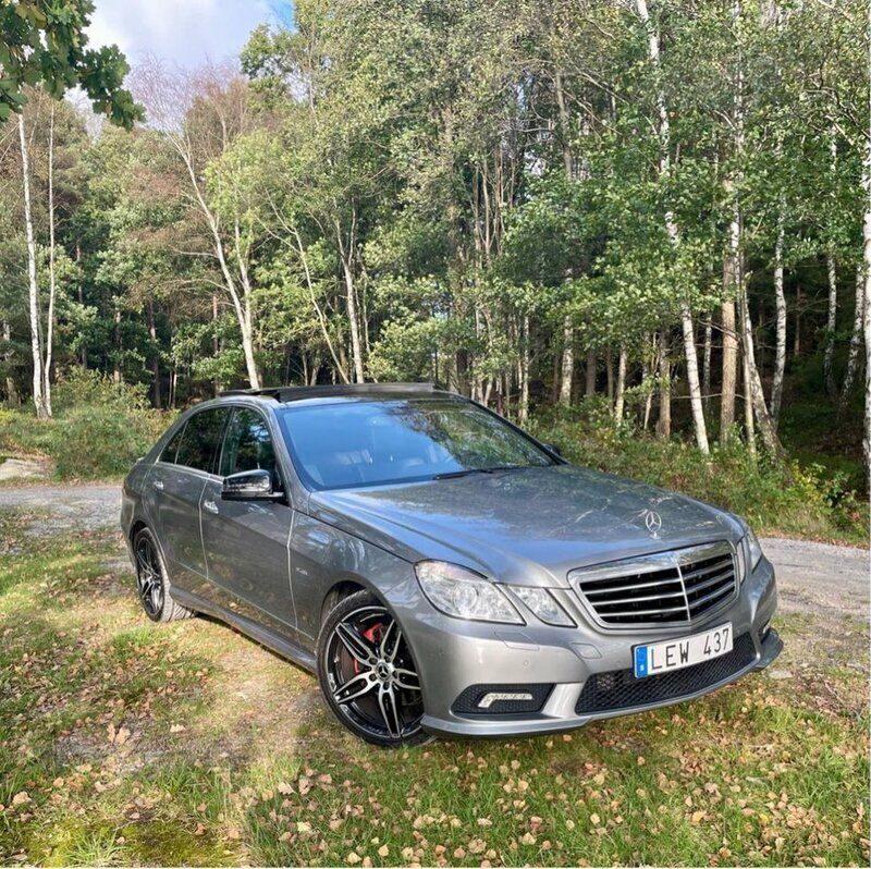 Silver Begagnad 2011 Mercedes E250 AMG Sedan | 134 000 kr (Lite dyr) - Bild 1/4