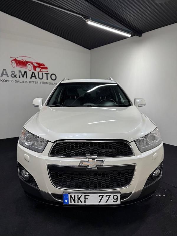 Begagnad Chevrolet Captiva 184 HK (135 kW) 2011 Vit SUV