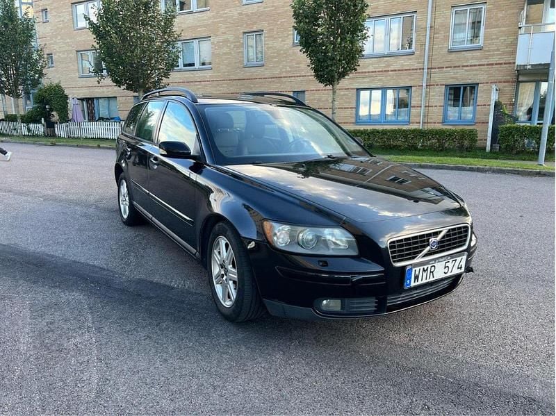 Svart Begagnad 2005 Volvo V50 Momentum Kombi | 29 900 kr (Bra pris) - Bild 1/4