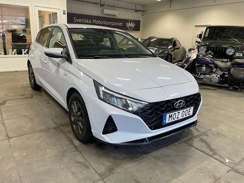 Blå Begagnad 2020 Hyundai i20 Advanced Halvkombi | 139 900 kr (Marknadspris) - Bild 1/4
