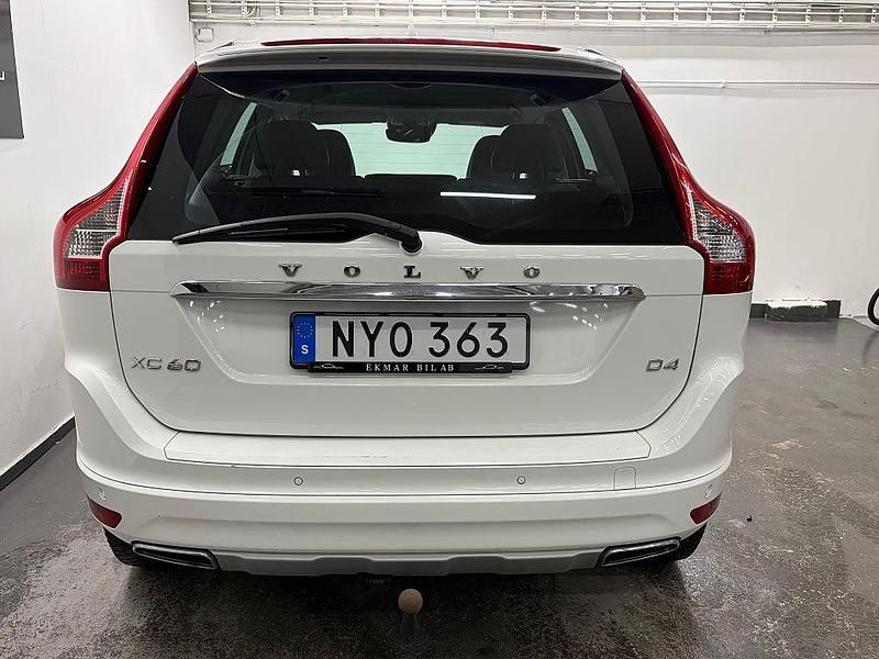 Begagnad Volvo XC60 Summum 190 HK (139 kW) 2016 Vit SUV