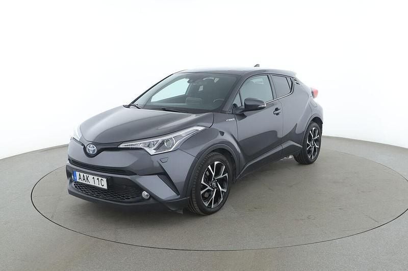 Grå Begagnad 2019 Toyota C-HR SUV | 217 000 kr (Marknadspris) - Bild 1/3