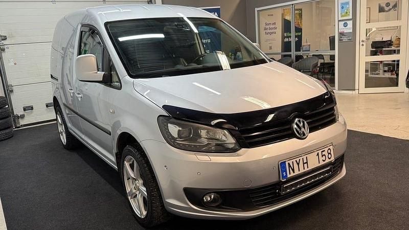 Begagnad VW Caddy 140 HK (102 kW) 2014 Silver Minibuss