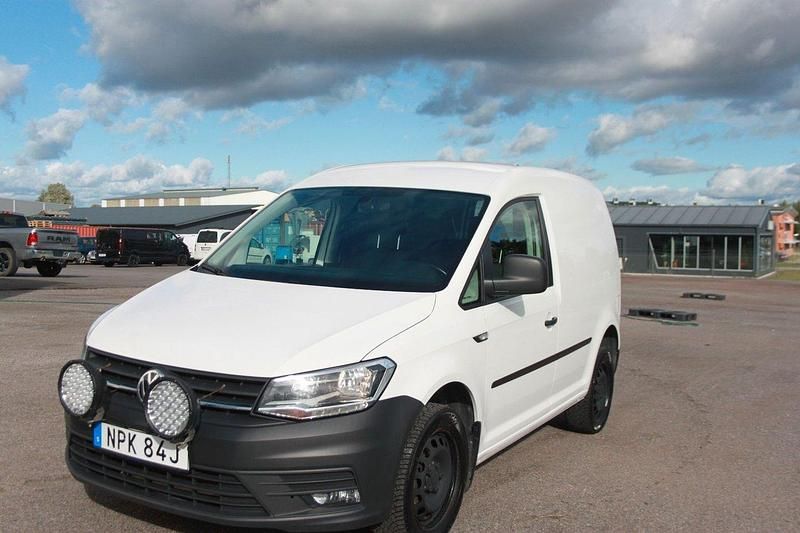 Vit Begagnad 2021 VW Caddy Minibuss | 235 000 kr (Bra pris) - Bild 1/4