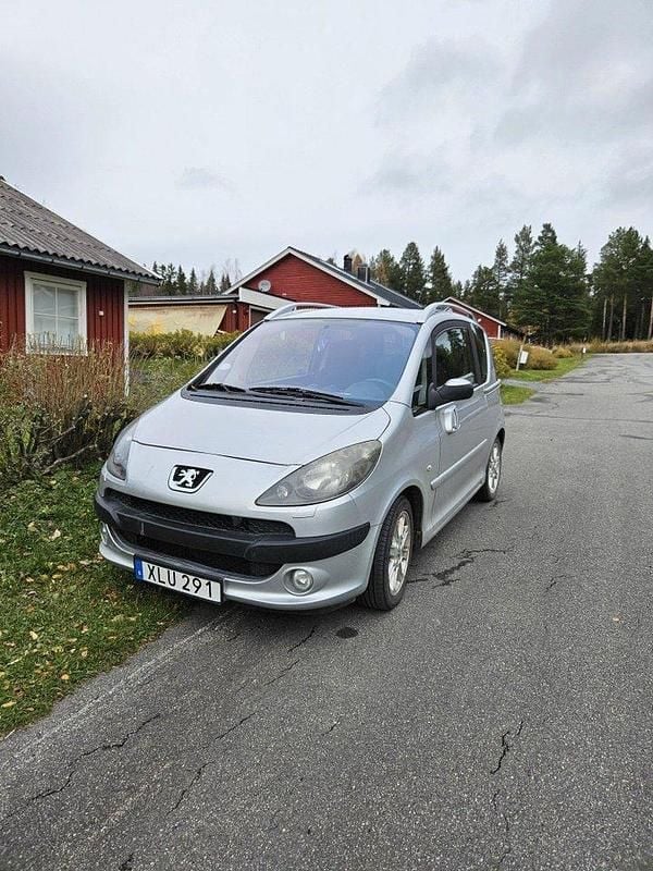 Grå Begagnad 2006 Peugeot 1007 Halvkombi | 27 000 kr - Bild 1/2