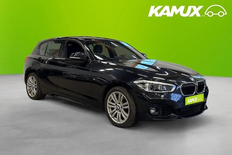 Svart Begagnad 2017 BMW 120 M Sport Halvkombi | 219 800 kr (Marknadspris) - Bild 1/4