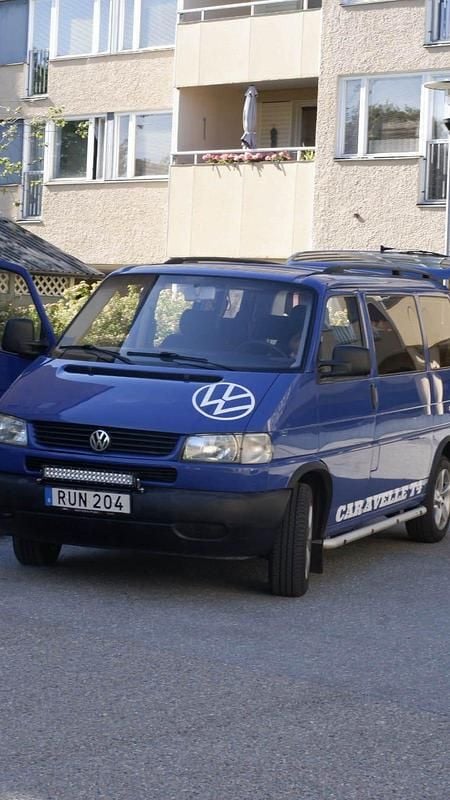 Begagnad VW Caravelle 115 HK (84 kW) 2001 Blå Minibuss