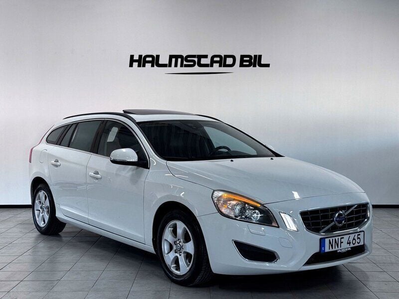 Vit Begagnad 2012 Volvo V60 Momentum Kombi | 119 500 kr (Marknadspris) - Bild 1/4