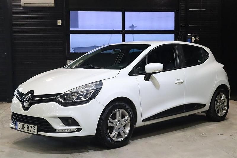 Begagnad Renault Clio IV 73 HK (53 kW) 2016 Vit Halvkombi