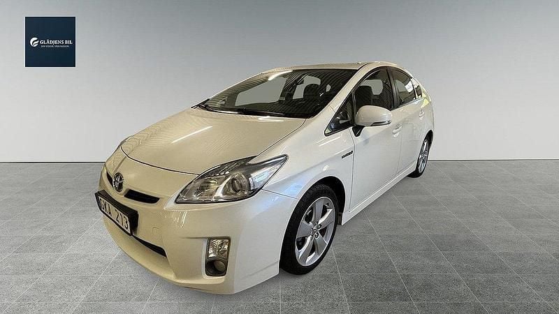 Vit Begagnad 2009 Toyota Prius Halvkombi | 92 900 kr (Marknadspris) - Bild 1/4