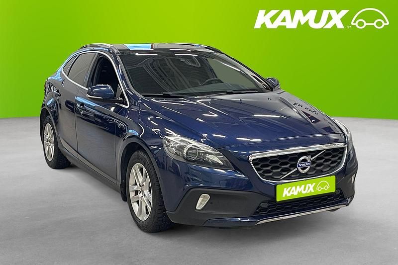 Blå Begagnad 2015 Volvo V40 CC Kombi | 169 800 kr - Bild 1/3