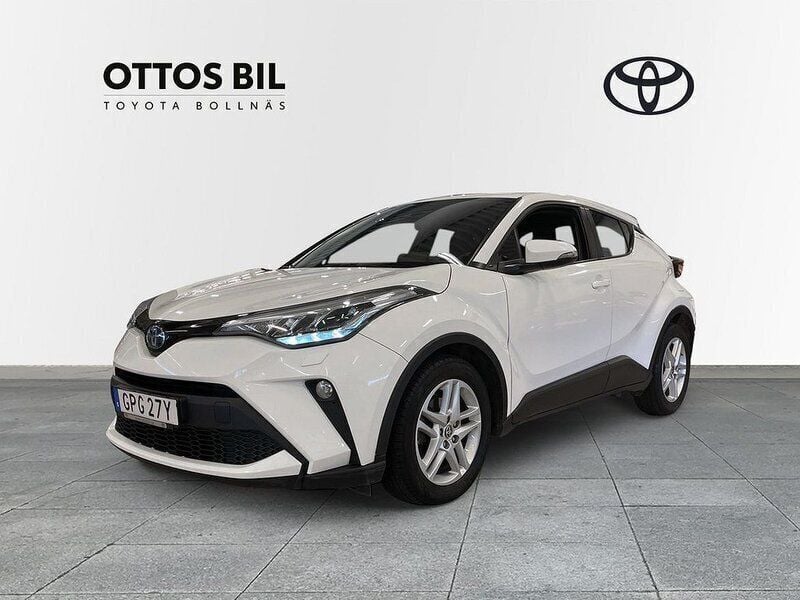 Vit Begagnad 2022 Toyota C-HR Active SUV | 234 900 kr (Bra pris) - Bild 1/4