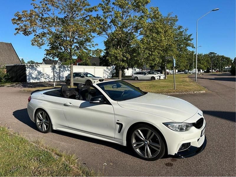 Vit Begagnad 2014 BMW 428 M Sport Cab | 275 000 kr (Marknadspris) - Bild 1/4