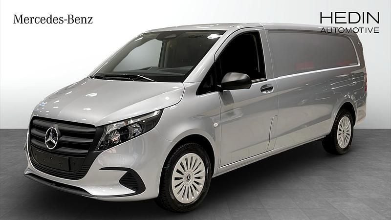 Silver Ny 2024 Mercedes Vito Minibuss | 389 900 kr - Bild 1/4