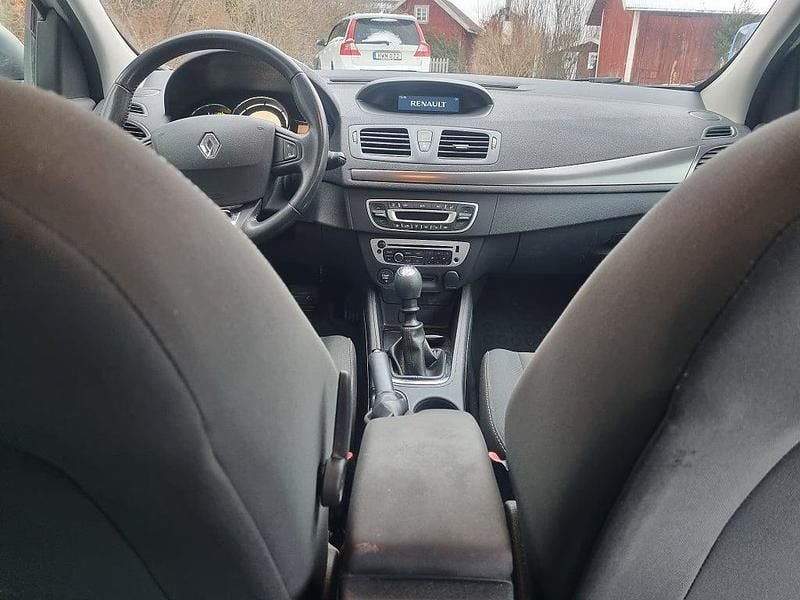 Begagnad Renault Mégane GrandTour 110 HK (80 kW) 2014 Silver Kombi