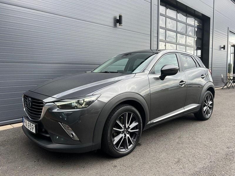 Grå Begagnad 2018 Mazda CX-3 Optimum SUV | 169 900 kr (Marknadspris) - Bild 1/4