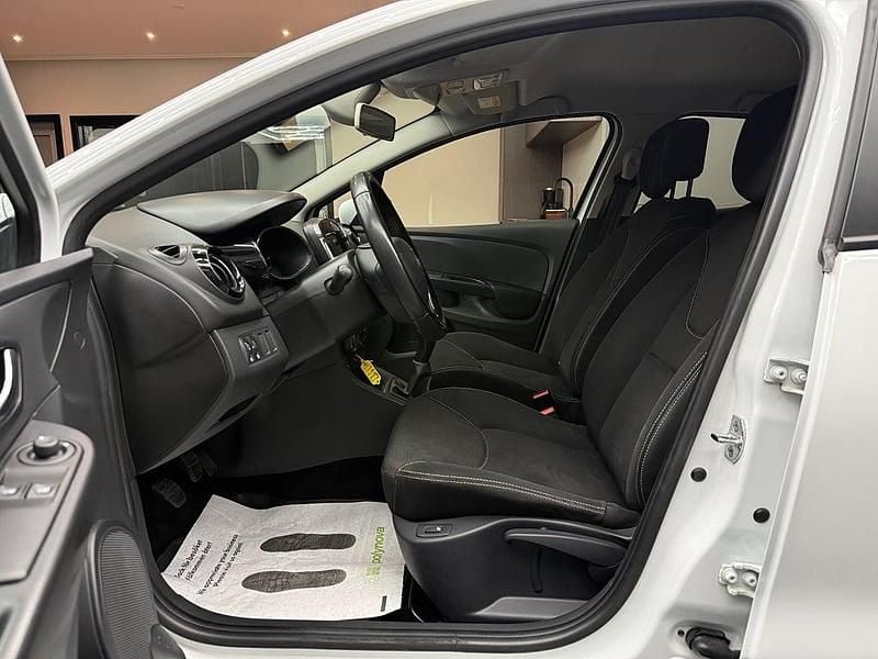 Begagnad Renault Clio IV 73 HK (53 kW) 2014 Vit Halvkombi