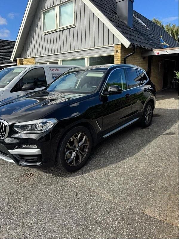 Svart Begagnad 2019 BMW X3 SUV | 340 000 kr (Marknadspris) - Bild 1/4