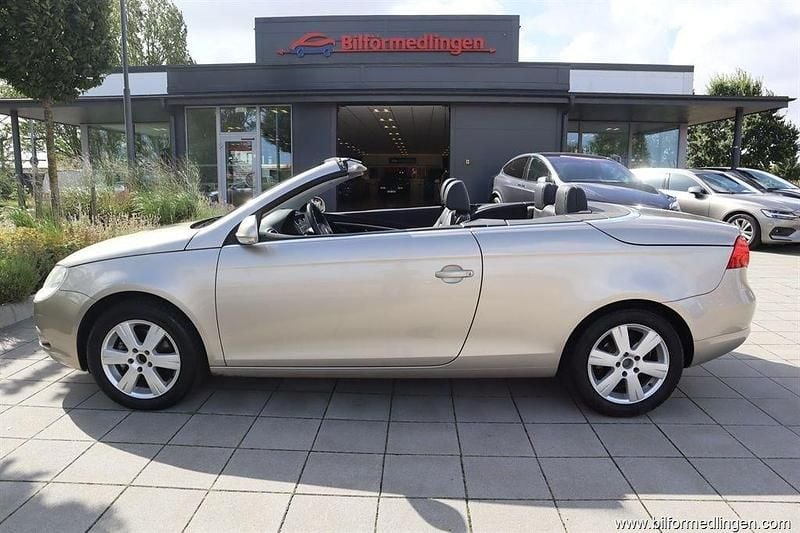 Brun samma som bilen Begagnad 2007 VW Eos Cab | 44 900 kr (Bra pris) - Bild 1/4