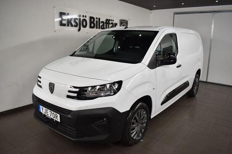 Vit Begagnad 2025 Peugeot Partner Minibuss | 339 000 kr - Bild 1/4