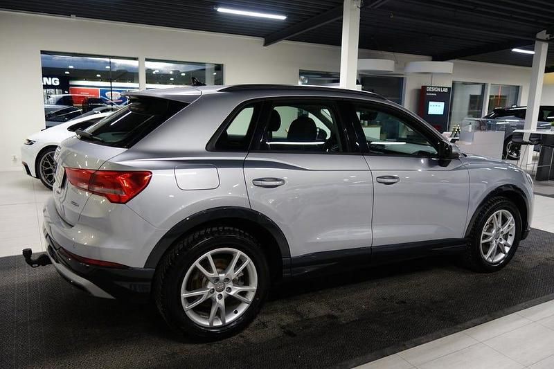 Begagnad Audi Q3 Advanced 190 HK (139 kW) 2020 Silver SUV