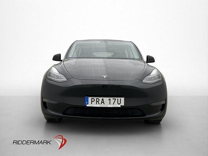 Begagnad Tesla Model Y Long Range AWD 378 kW (514 HK) 2023 Svart SUV