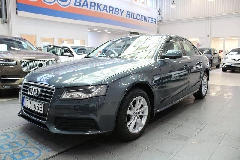 Grå Begagnad 2010 Audi A4 Sedan | 89 700 kr (Bra pris) - Bild 1/4