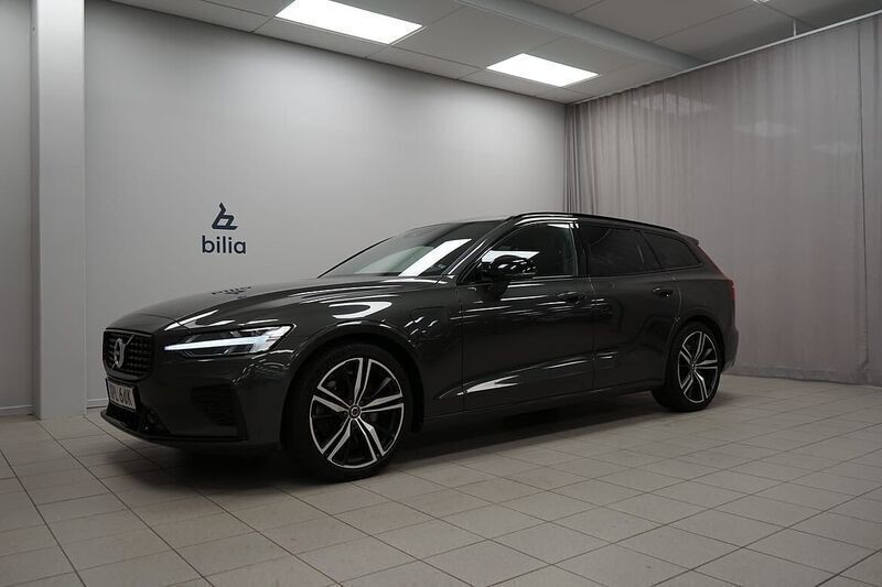 Grå Begagnad 2021 Volvo V60 R-Design Kombi | 449 900 kr (Lite dyr) - Bild 1/4