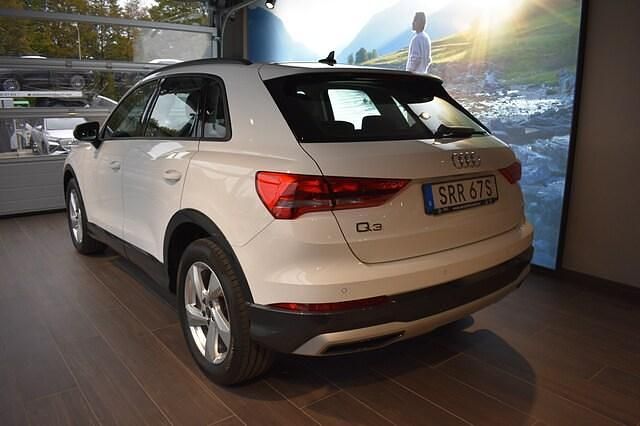 Begagnad Audi Q3 Advanced 150 HK (110 kW) 2022 Vit SUV