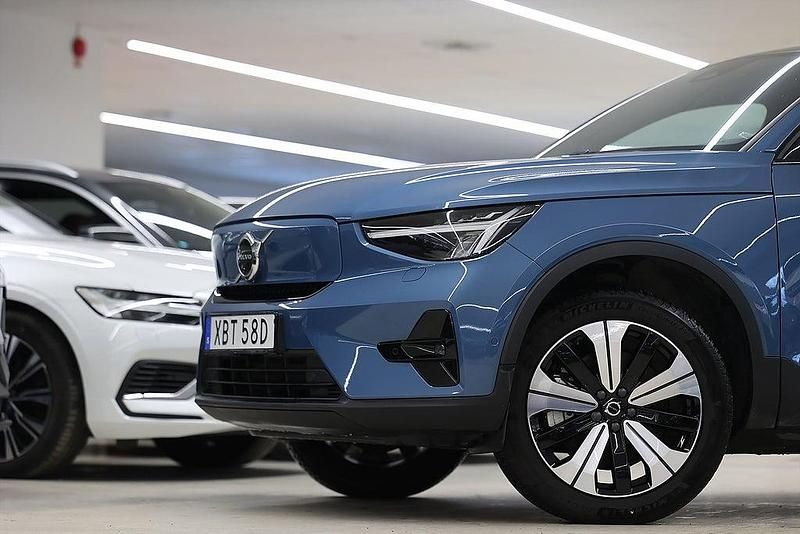 Begagnad Volvo C40 Ultimate 169 kW (231 HK) 2022 Blå SUV