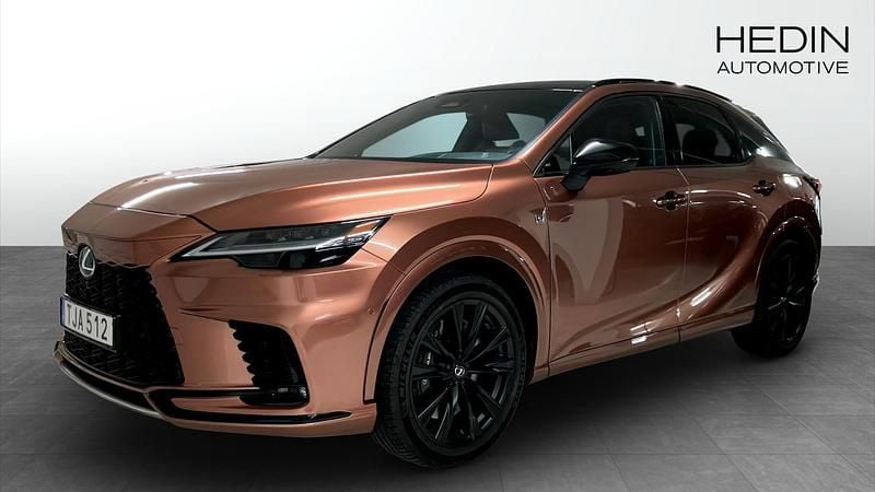 Brun Begagnad 2023 Lexus RX500h Sport Line SUV | 749 900 kr - Bild 1/4