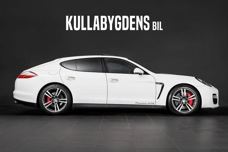 Vit Begagnad 2013 Porsche Panamera GTS Sport Sedan | 299 000 kr - Bild 1/4