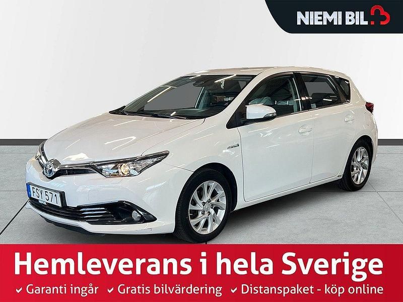 Vit Begagnad 2018 Toyota Auris Hybrid Halvkombi | 174 900 kr (Marknadspris) - Bild 1/3