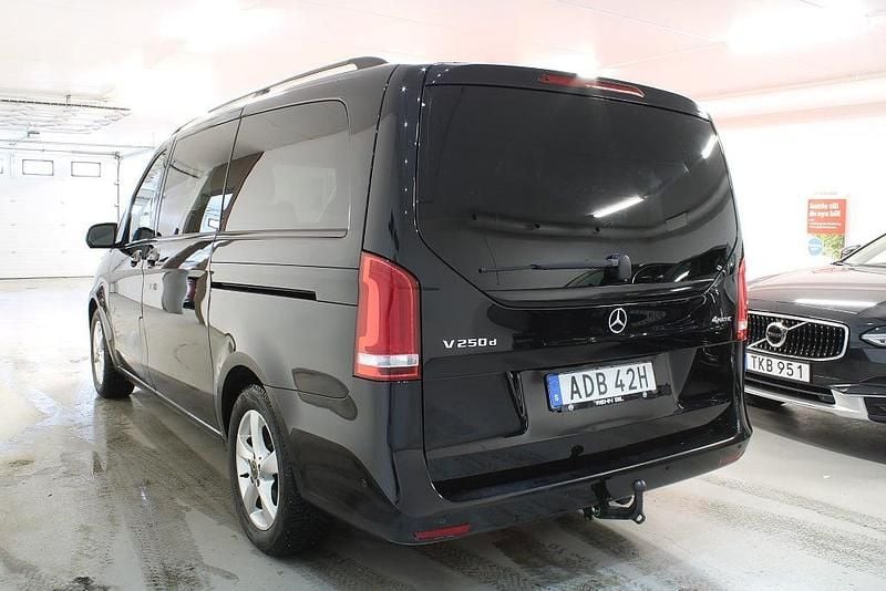 Begagnad Mercedes V250 Avantgarde 190 HK (139 kW) 2019 Svart Minibuss